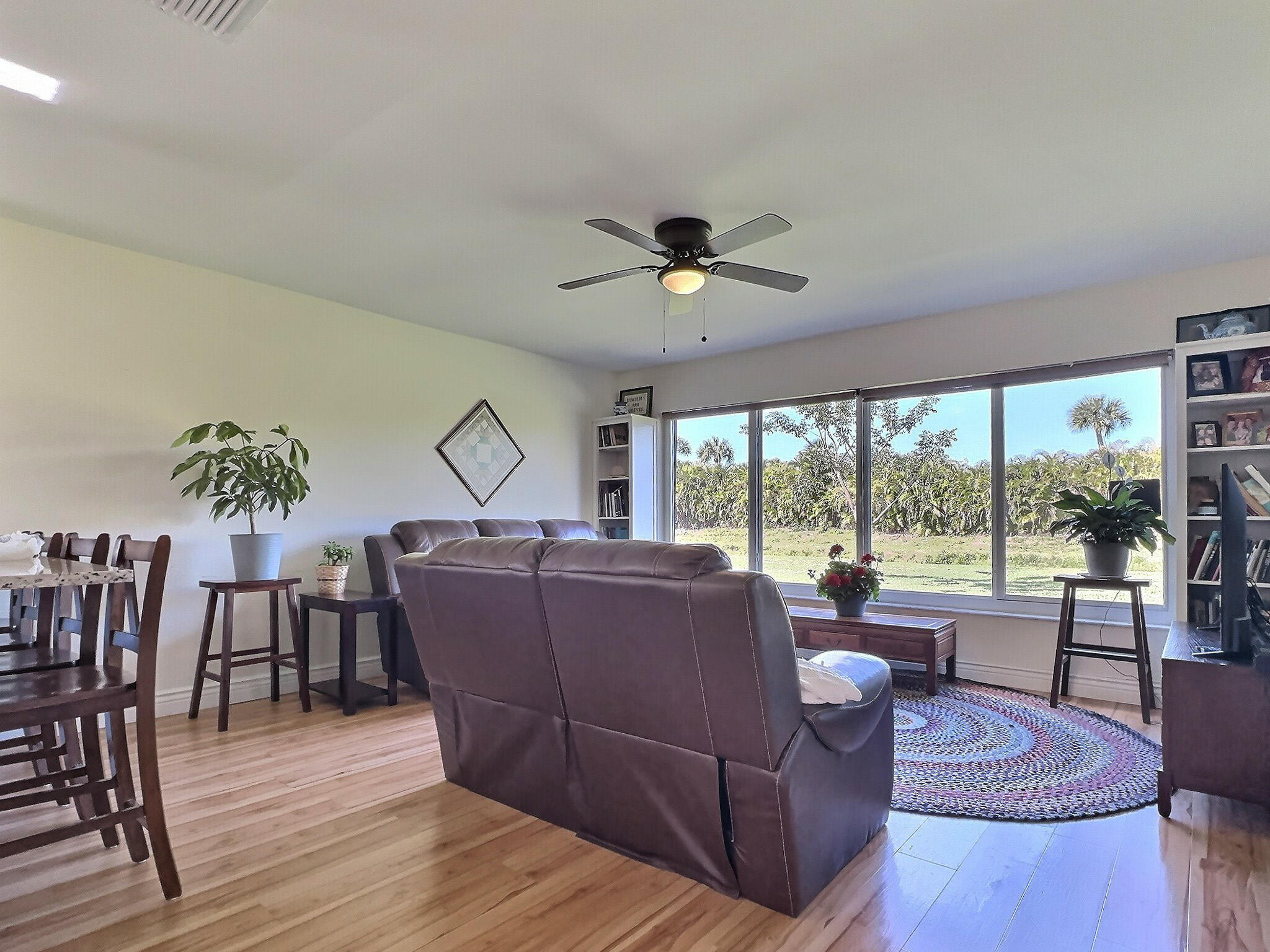 10585 Greenbriar Court Boca Raton, FL 33498 - Photo 19 of 37 Living/Kitchen
