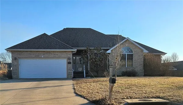$365,000 | 1918 Windsor Drive, Pittsburg, KS 66762