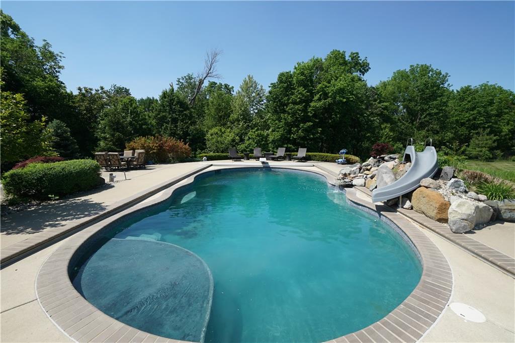 6528 Travis Road Greenwood, IN 46143 - Photo 8 of 35 Gallery Image 8