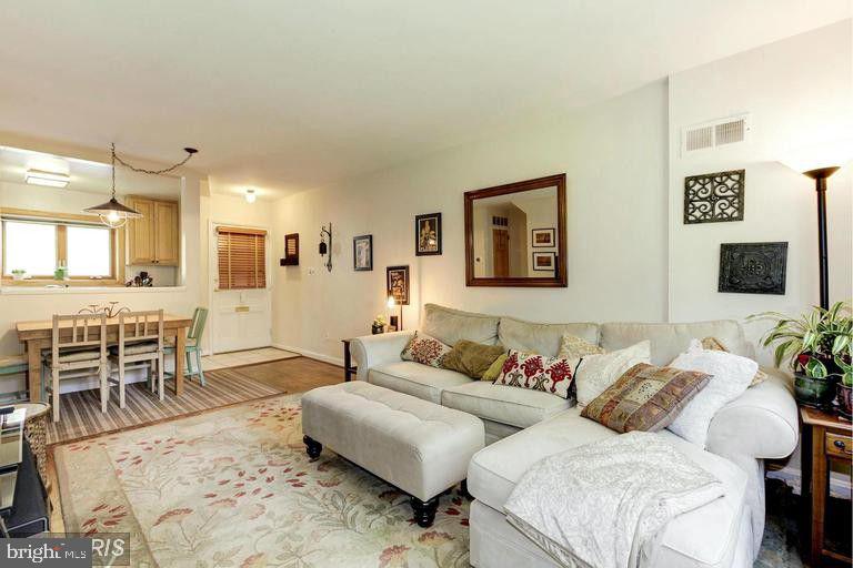 5320 Pooks Hill Road, Unit 30553 Bethesda, MD 20814 - Photo 4 of 12