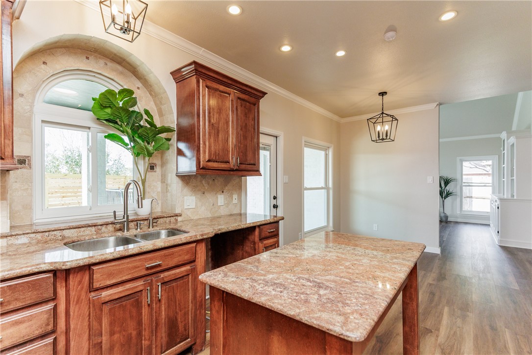 6402 Avignon Street Corpus Christi, TX 78414 - Photo 13 of 36