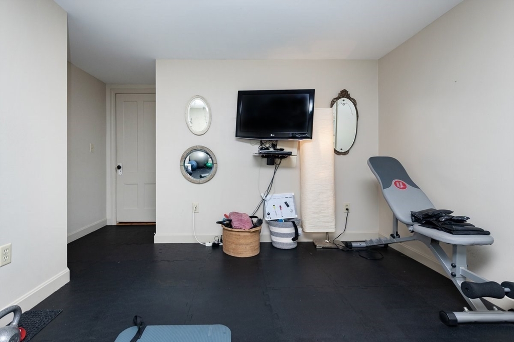 24 Pond Street, Unit 1 Marblehead, MA 01945 - Photo 37 of 40