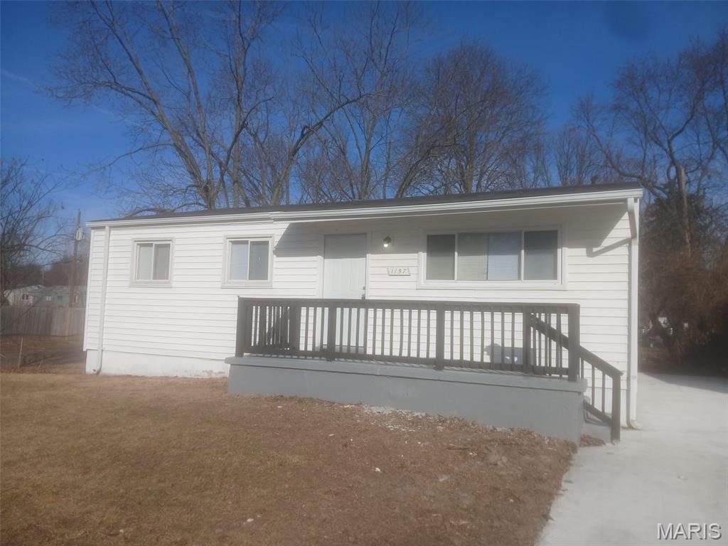 1157 Scott Street St. Louis, MO 63138 - Photo 1 of 10