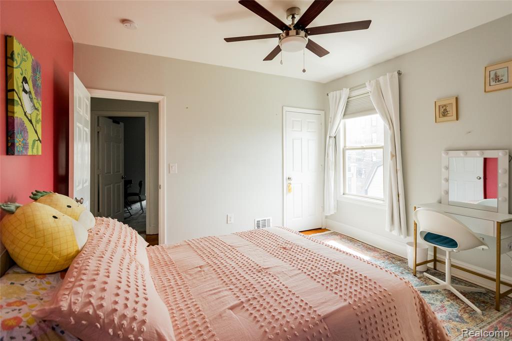 121 Atkinson Street Detroit, MI 48202 - Photo 13 of 25 Gallery Image 13