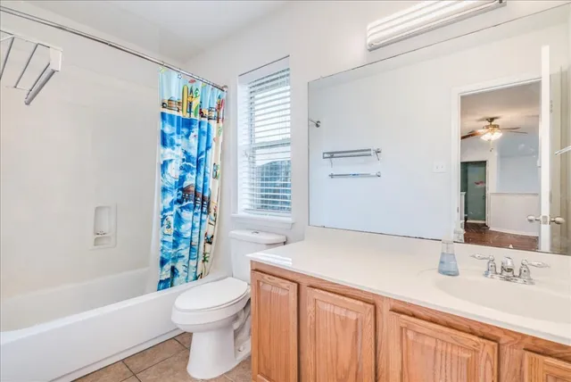 a view of a tennis court