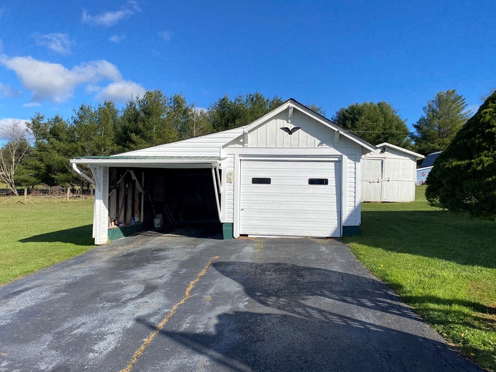 129 Fairview Road Galax, VA 24333 - Photo 20 of 22 Gallery Image 20