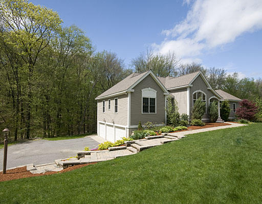 12 Teele Road Bolton, MA 01740 - Photo 3 of 14