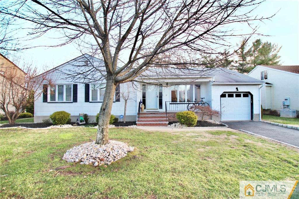 37 Edgemount Road Edison, NJ 08817 - Photo 1 of 17 Gallery Image 1