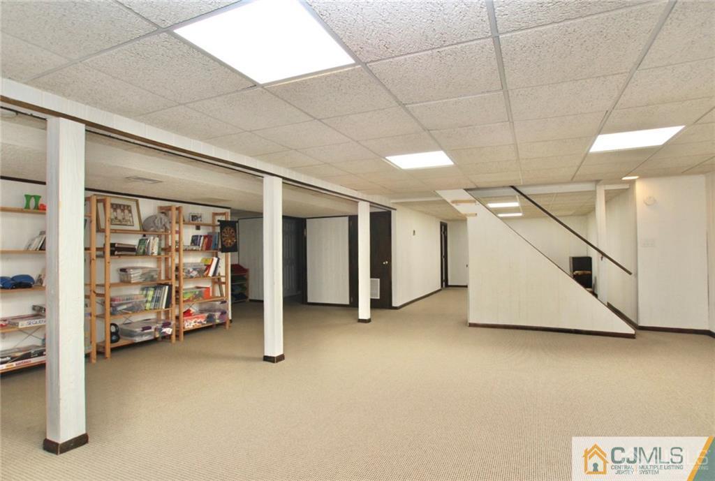 37 Edgemount Road Edison, NJ 08817 - Photo 15 of 17 Gallery Image 15
