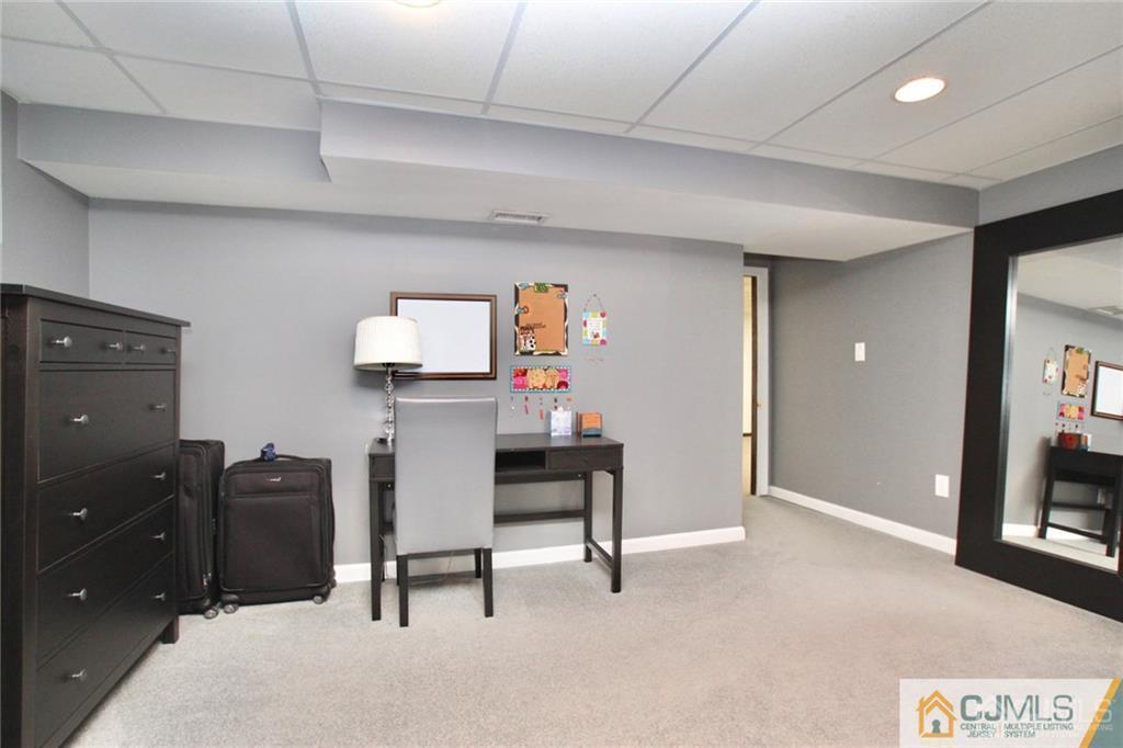 37 Edgemount Road Edison, NJ 08817 - Photo 16 of 17 Gallery Image 16