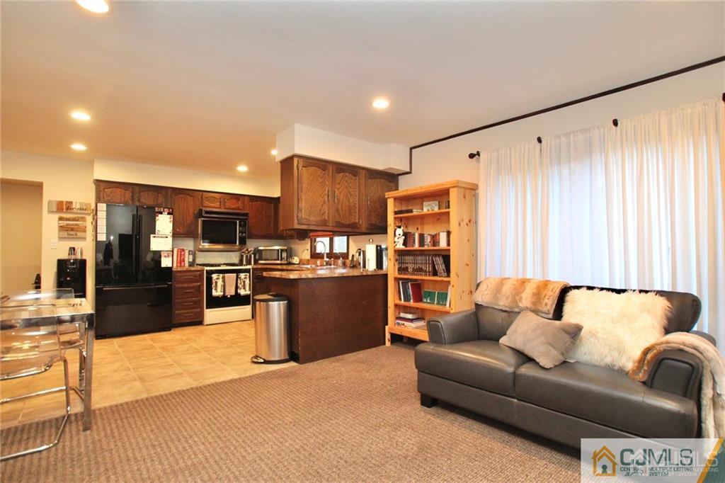 37 Edgemount Road Edison, NJ 08817 - Photo 7 of 17 Gallery Image 7