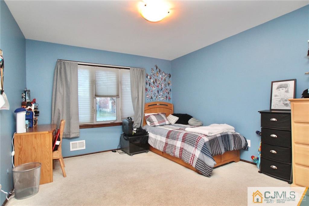 37 Edgemount Road Edison, NJ 08817 - Photo 10 of 17 Gallery Image 10
