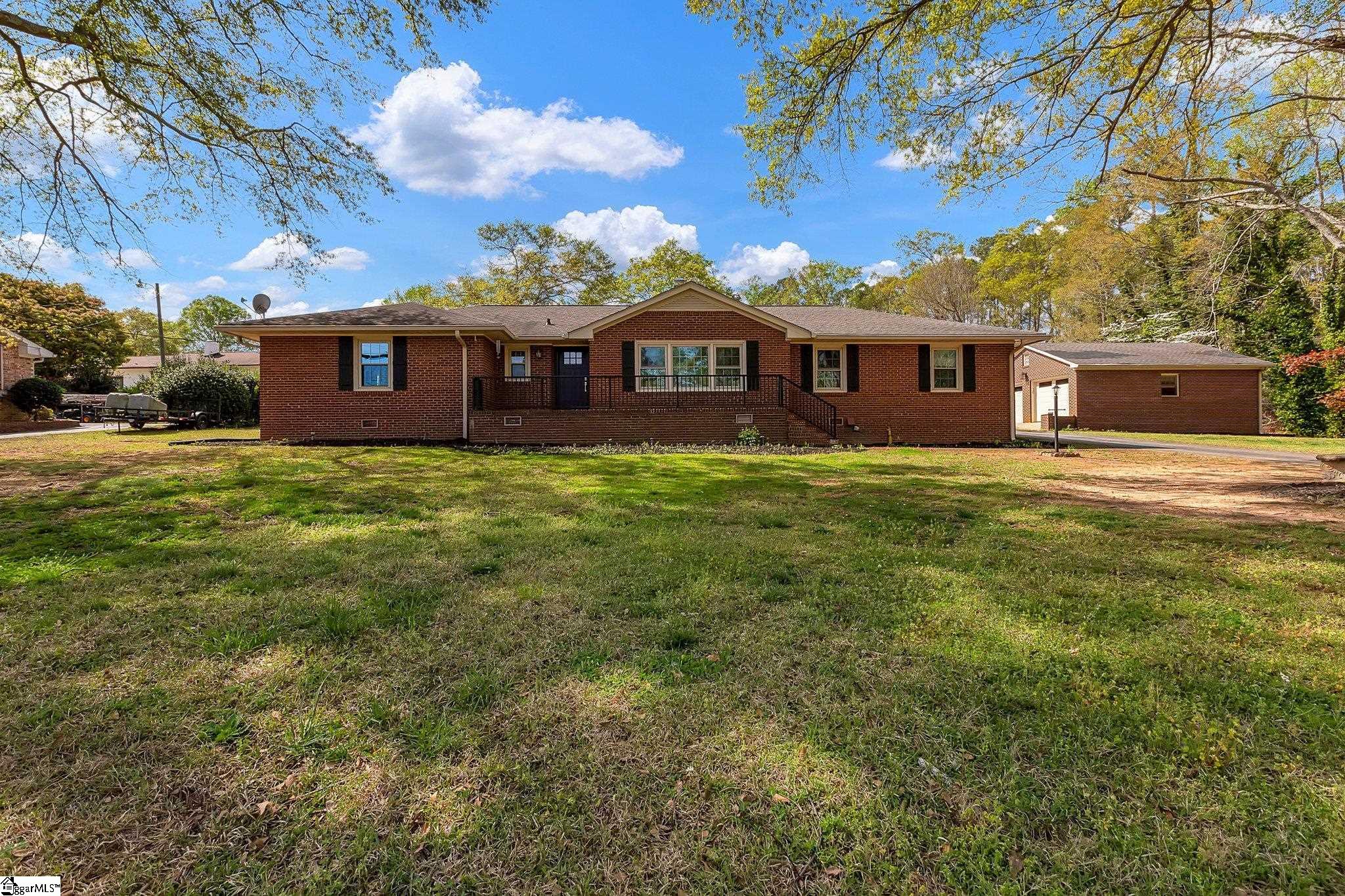 108 Pine Road Laurens, SC 29360 - Photo 4 of 45