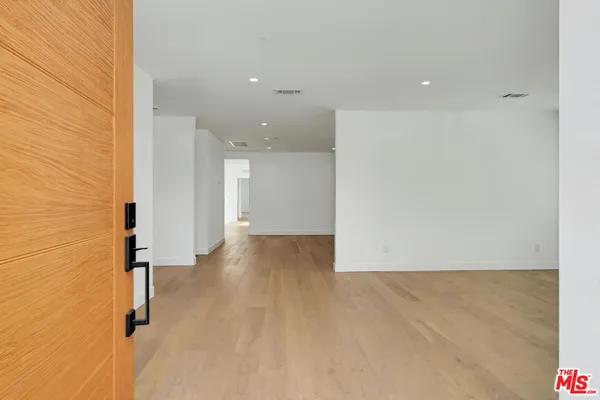 $8,900 | 7832 Croydon Avenue, Los Angeles, CA 90045