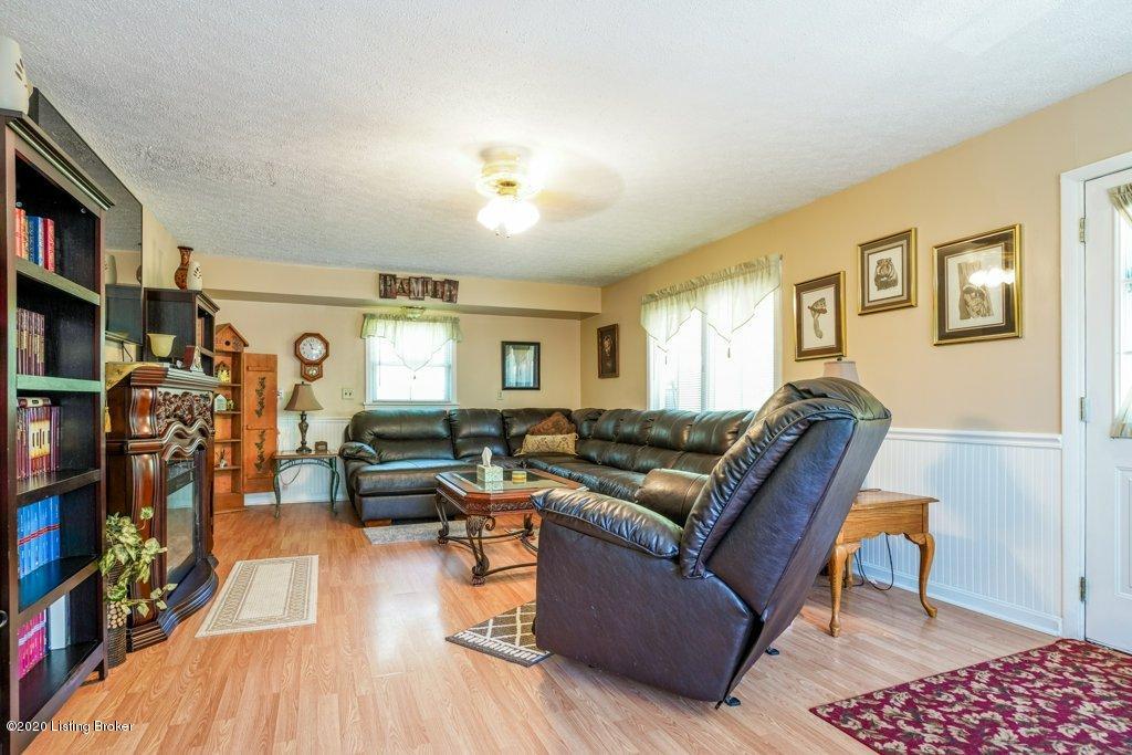 2240 Raymond Road Shepherdsville, KY 40165 - Photo 3 of 47 020-2240-20_m