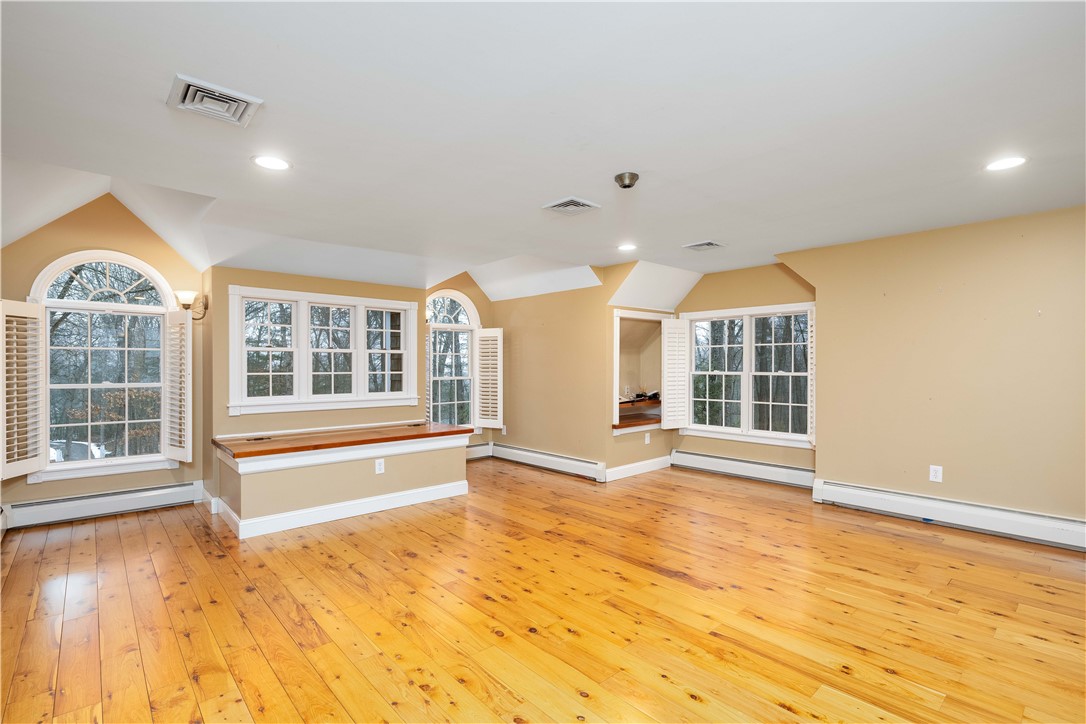 710 Pound Hill Road North Smithfield, RI 02896 - Photo 16 of 50