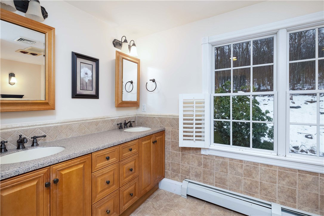 710 Pound Hill Road North Smithfield, RI 02896 - Photo 19 of 50