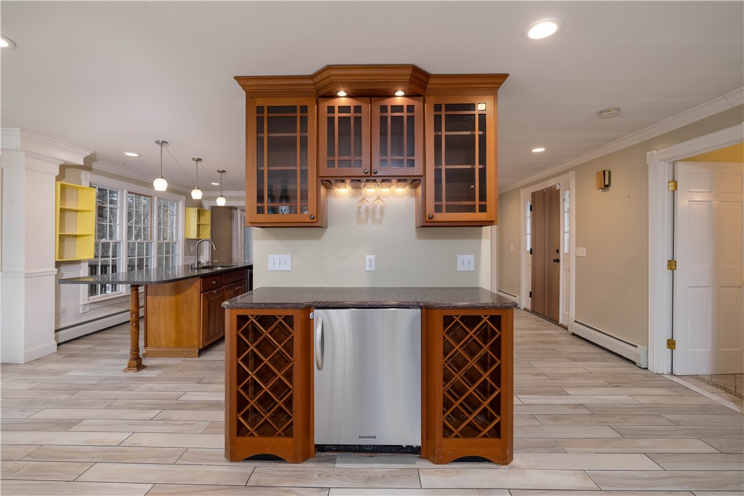 710 Pound Hill Road North Smithfield, RI 02896 - Photo 8 of 50