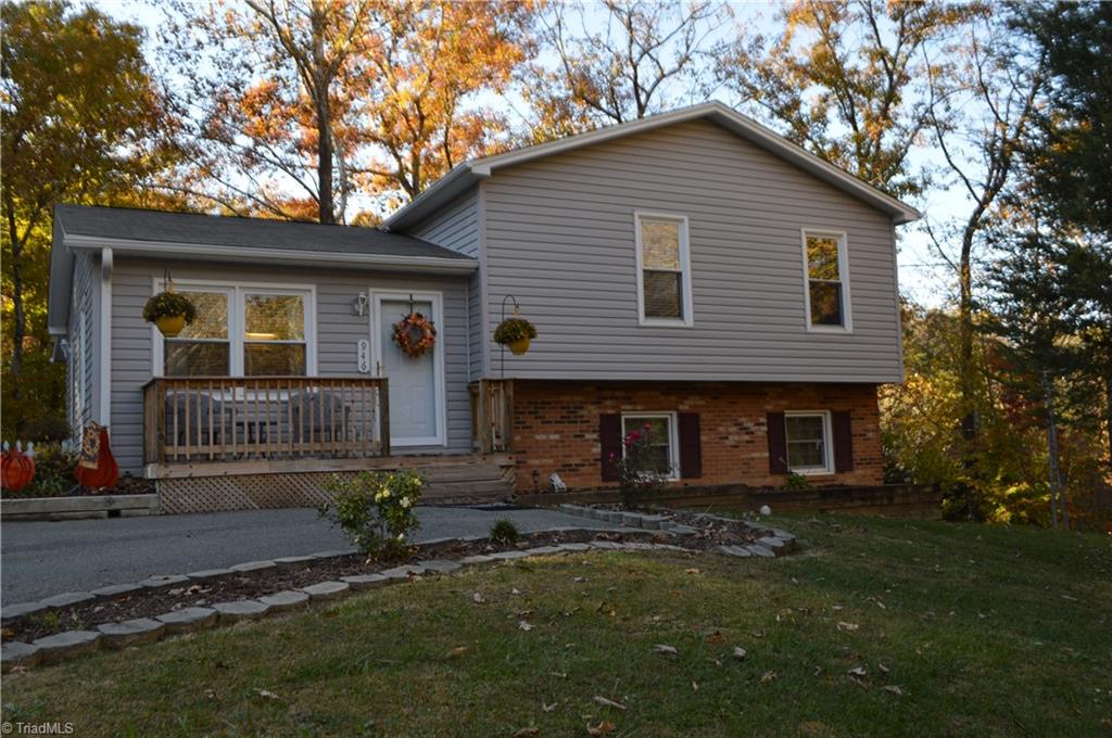 946 Quaker Road Mount Airy, NC 27030 - Photo 2 of 24 Gallery Image 2