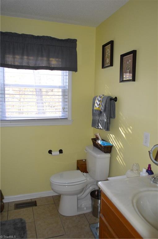 946 Quaker Road Mount Airy, NC 27030 - Photo 14 of 24 Gallery Image 14