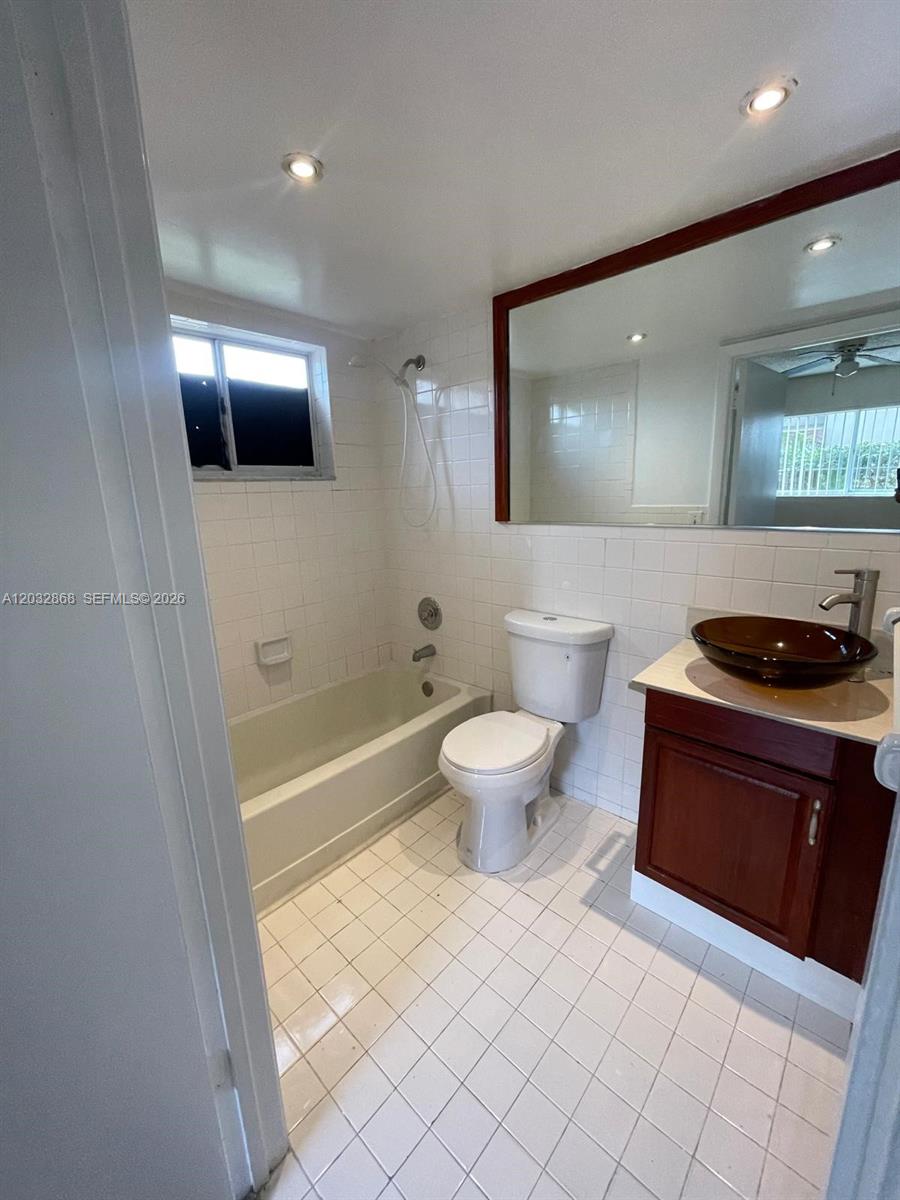 2925 West 80th Street, Unit 101 Hialeah, FL 33018 - Photo 5 of 13