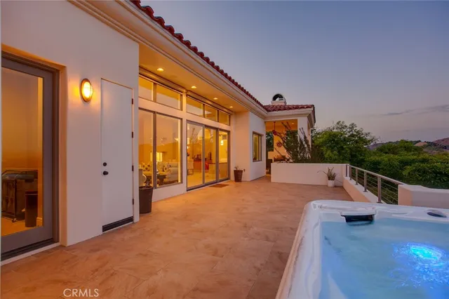 a view of house with a yard