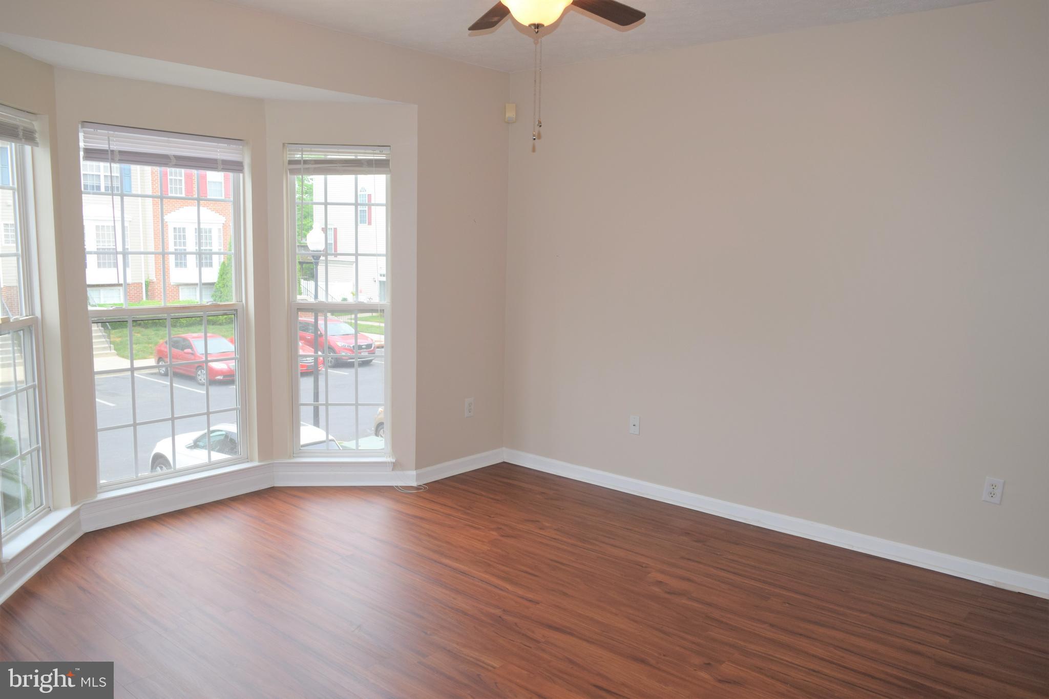 741 Heather Stone Loop, Unit 55 Glen Burnie, MD 21061 - Photo 4 of 26 Living Room