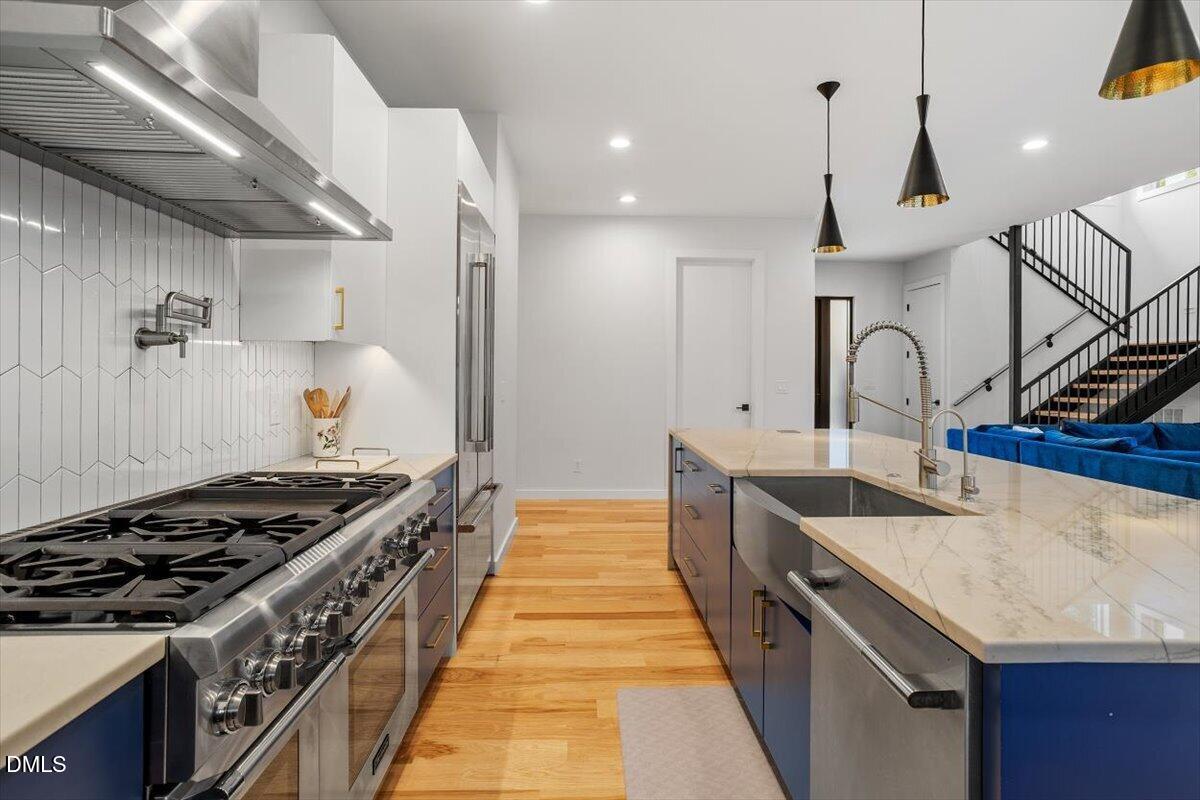 1410 Duplin Road Raleigh, NC 27607 - Photo 14 of 54 Thermador Gas Range
