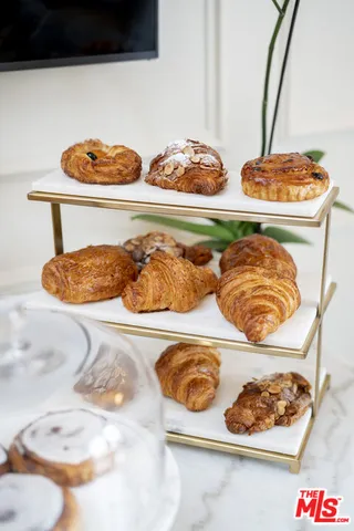 $12,975 | 1825 Pandora Avenue, Unit 101, Los Angeles, CA 90025