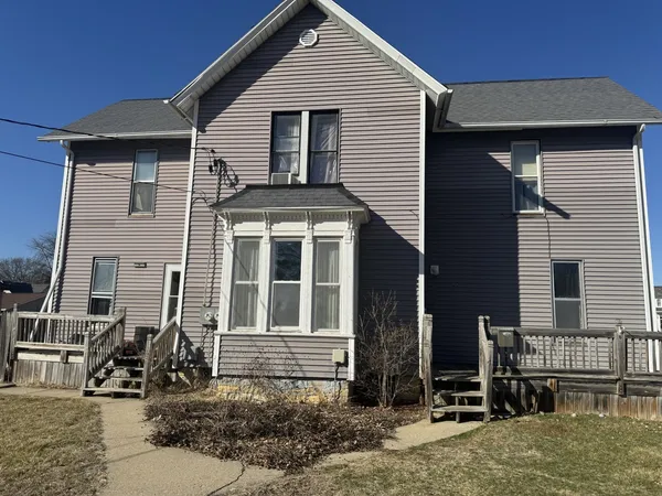 $147,000 | 212 East 10th Street, Sterling, IL 61081