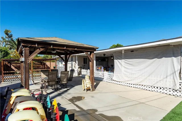 a view of a livingroom with a window