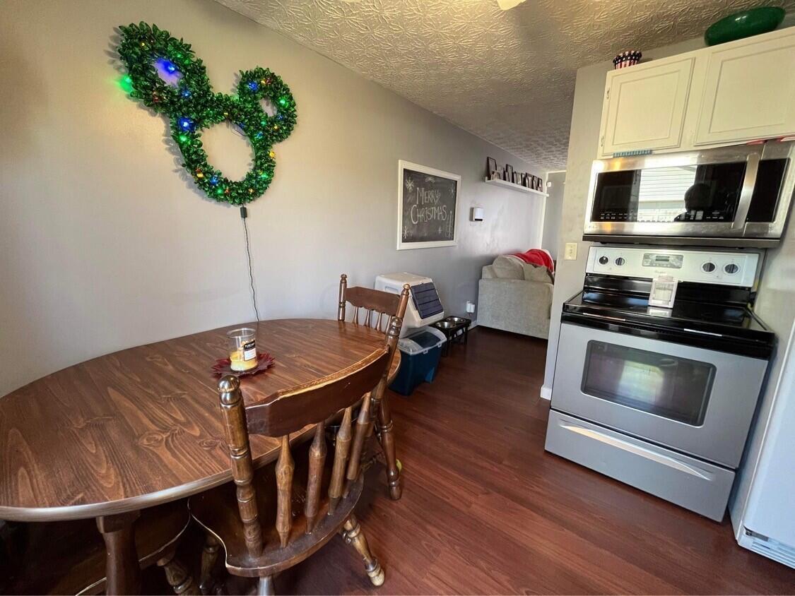3102 Lewis Road Columbus, OH 43207 - Photo 11 of 35 kitchen