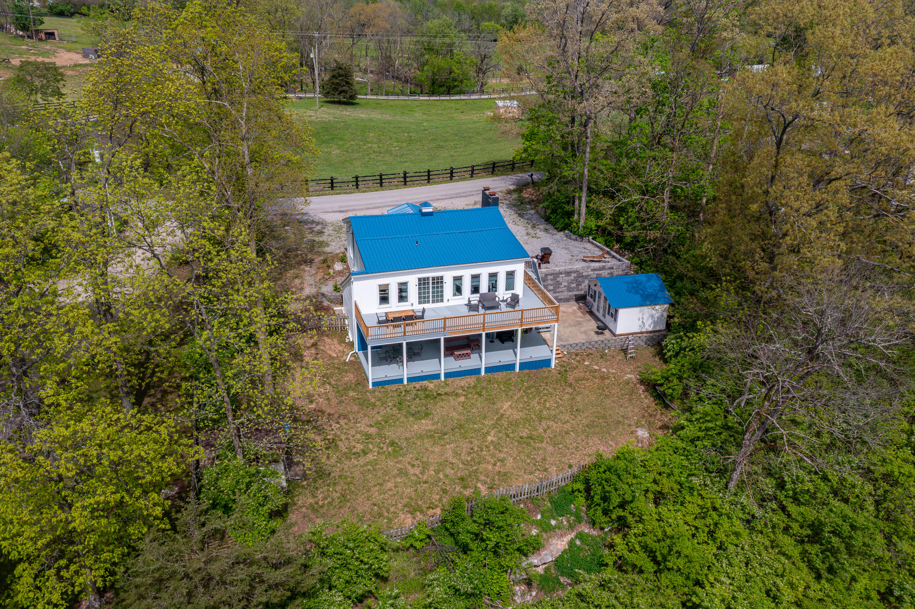 178 Lakeview Point Road Harrodsburg, KY 40330 - Photo 2 of 37 Lakeview
