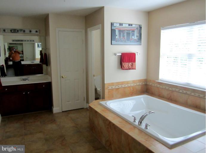 4925 Rees Lane Bowie, MD 20720 - Photo 21 of 28 Bath (Master)