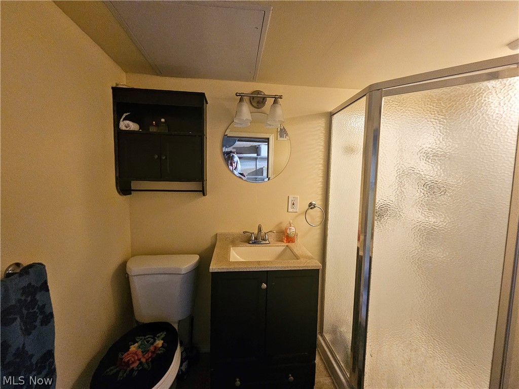 4355 Garwood Road Cleveland, OH 44109 - Photo 33 of 43 Basement full bathroom