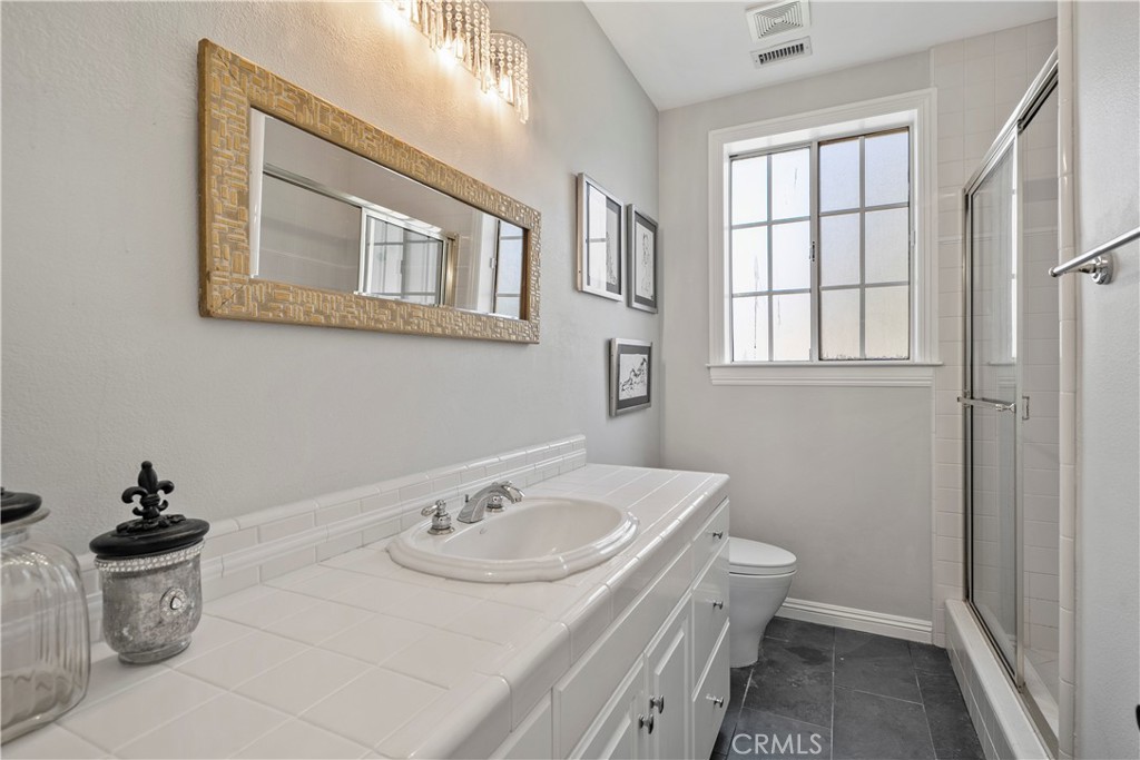 26983 Pilgrim Road Redlands, CA 92373 - Photo 38 of 75 primary suite bathroom downstairs