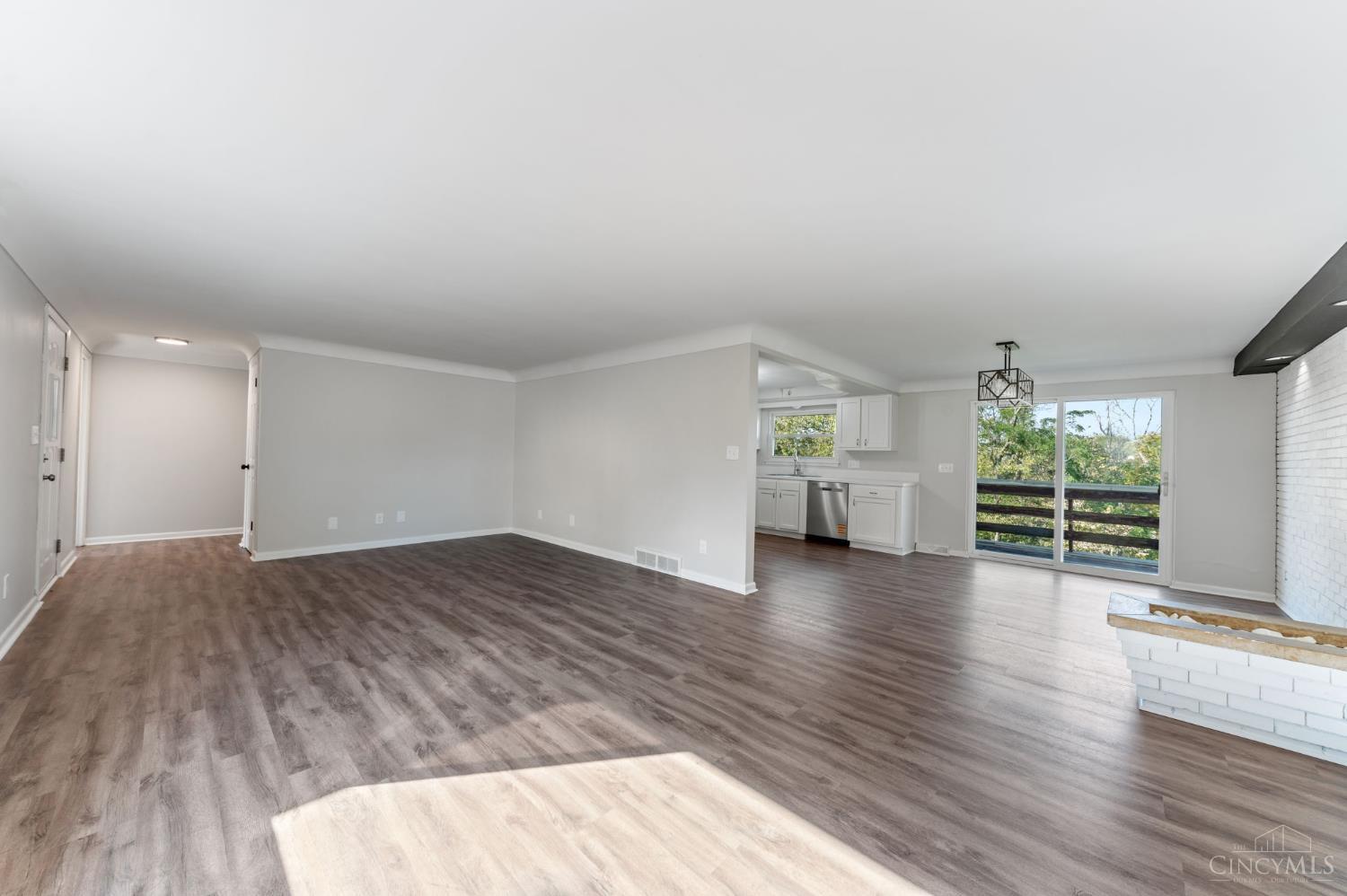5630 Dry Ridge Road Cincinnati, OH 45252 - Photo 7 of 39 Gallery Image 7