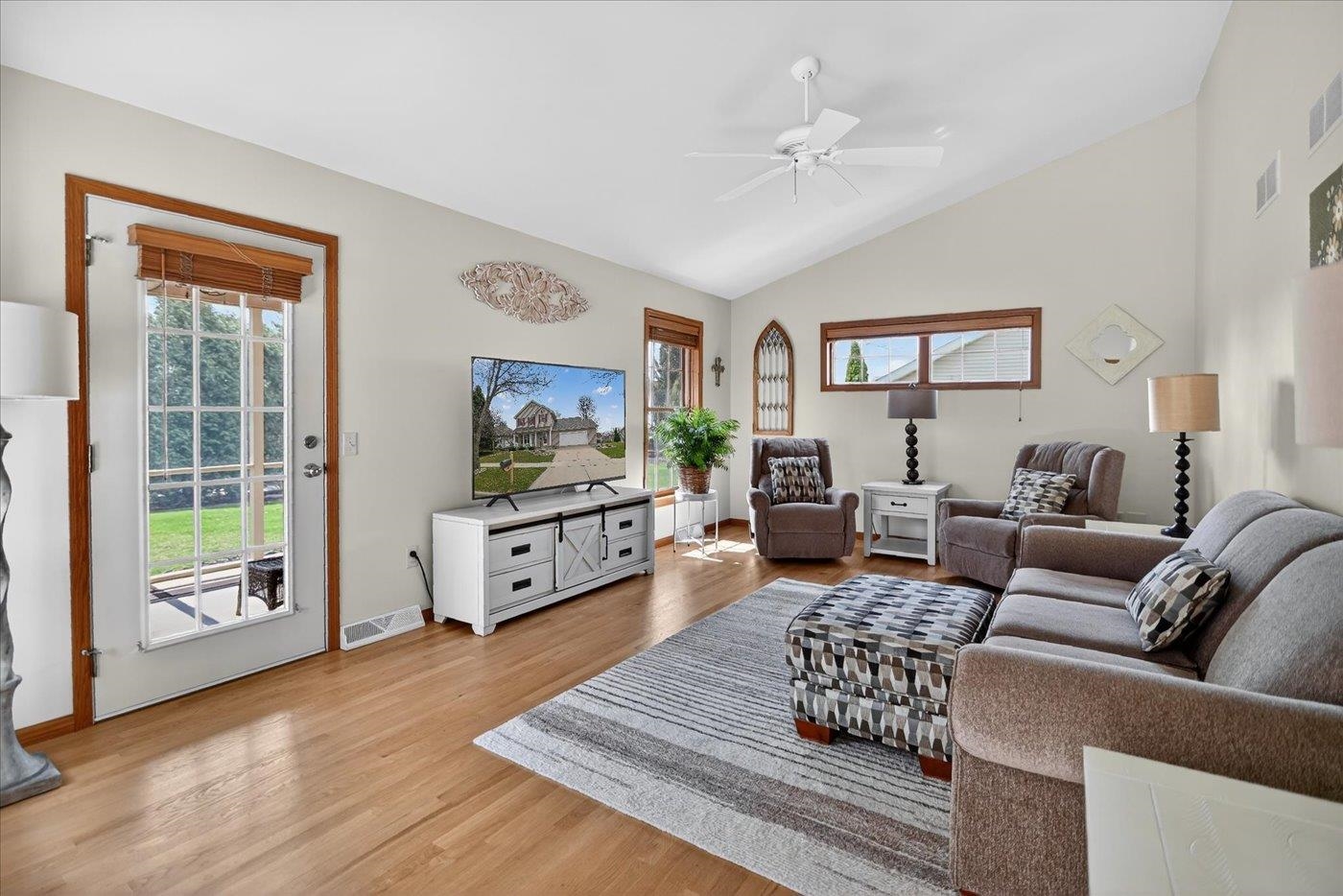 6825 Bluff Point Drive Madison, WI 53718 - Photo 12 of 35