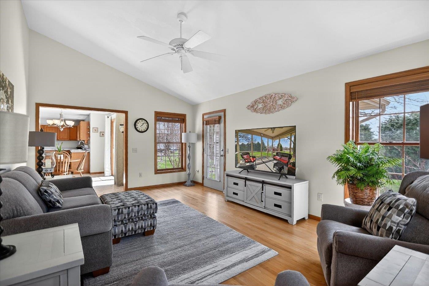 6825 Bluff Point Drive Madison, WI 53718 - Photo 13 of 35