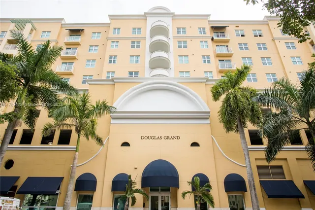 $380,000 | 50 Menores Avenue, Unit 732, Coral Gables, FL 33134