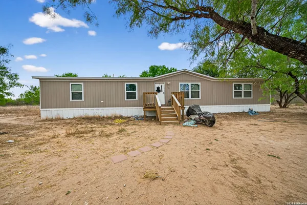 $160,000 | 106 County Road 2672, Devine, TX 78016