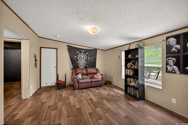 $160,000 | 106 County Road 2672, Devine, TX 78016