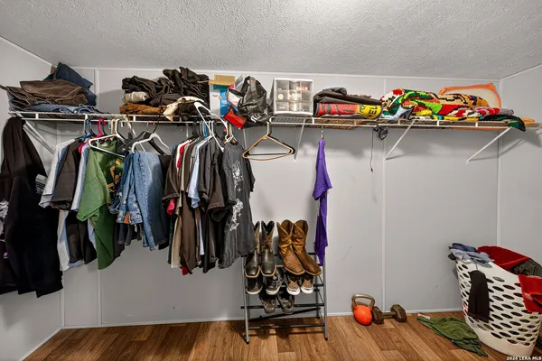 $160,000 | 106 County Road 2672, Devine, TX 78016