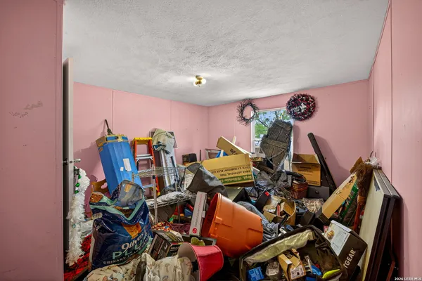 $160,000 | 106 County Road 2672, Devine, TX 78016