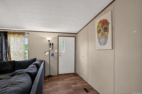 $160,000 | 106 County Road 2672, Devine, TX 78016