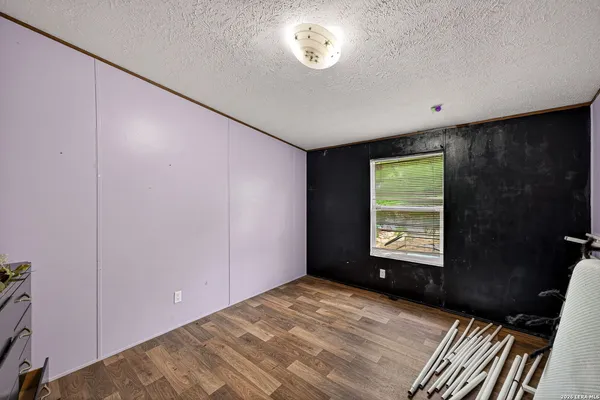 $160,000 | 106 County Road 2672, Devine, TX 78016