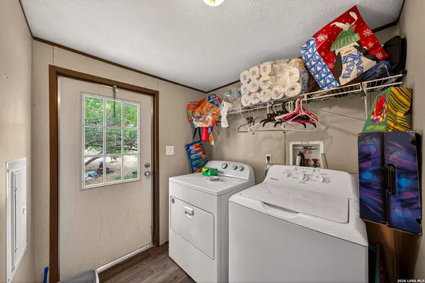 $160,000 | 106 County Road 2672, Devine, TX 78016