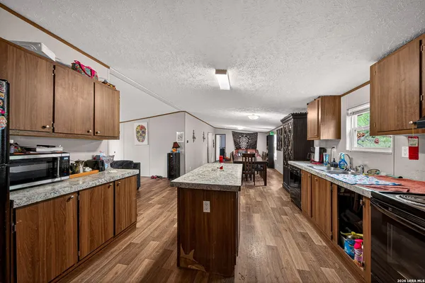 $160,000 | 106 County Road 2672, Devine, TX 78016