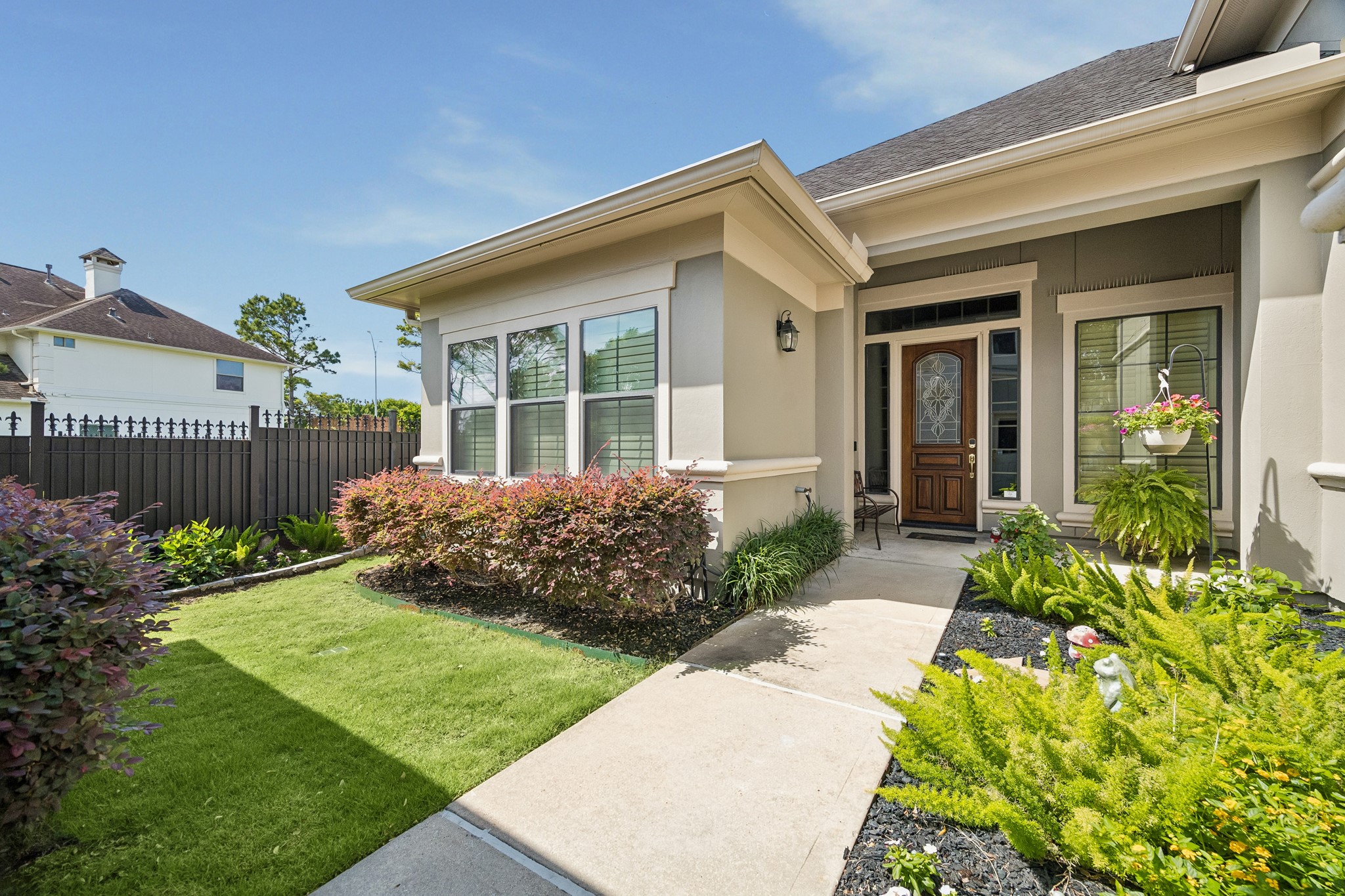 3914 Louvre Lane Houston, TX 77082 - Photo 8 of 31 a front view of a house with a yard