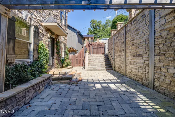$1,090,000 | 667 Rockingham Road, Gray, TN 37615